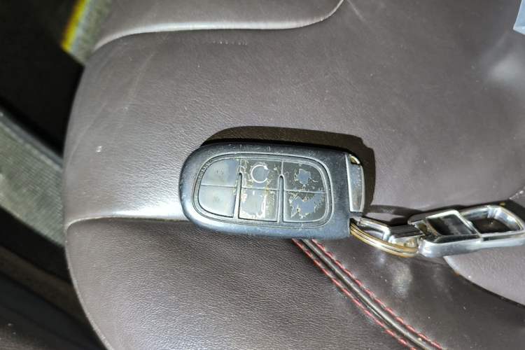Used Jeep Cherokee 2014 2.4L High-Performance Version Vehicle Key