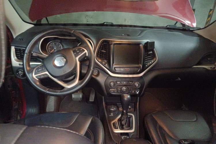 Used Jeep Cherokee 2014 2.4L Urban Edition Center Console