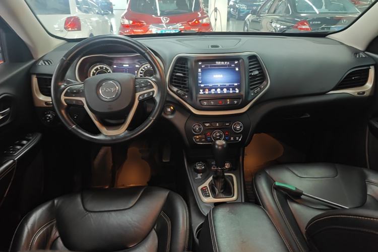Used Jeep Cherokee 2014 2.4L Luxury Edition Center Console