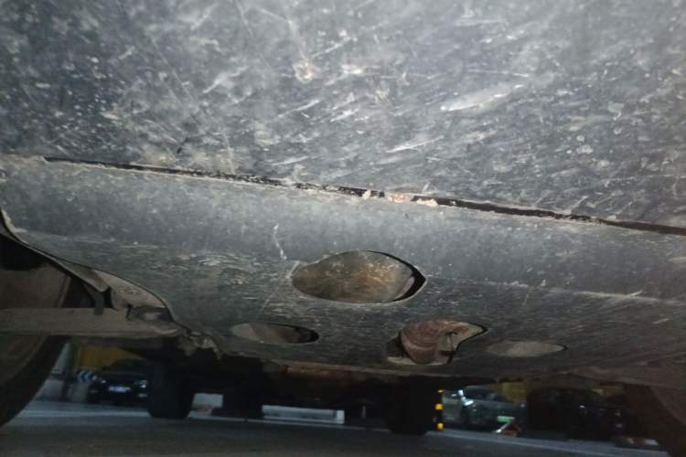 Used Jeep Cherokee 2014 2.4L Luxury Edition Chassis Front