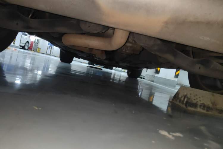 Used Jeep Cherokee 2014 2.4L Luxury Edition Chassis Rear