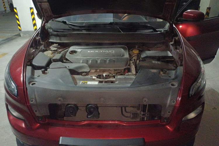 Used Jeep Cherokee 2014 2.4L Urban Edition Engine Bay