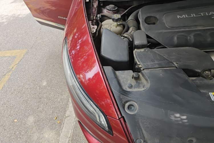 Used Jeep Cherokee 2014 2.4L Luxury Edition Engine Bay Right