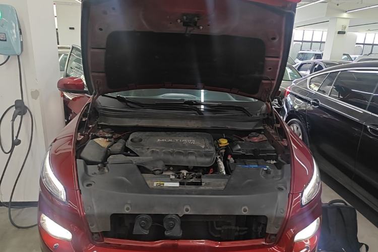 Used Jeep Cherokee 2014 2.4L Luxury Edition Engine Bay