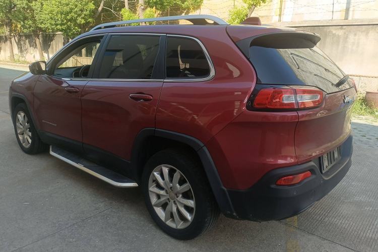 Used Jeep Cherokee 2014 2.4L Luxury Edition Exterior 3