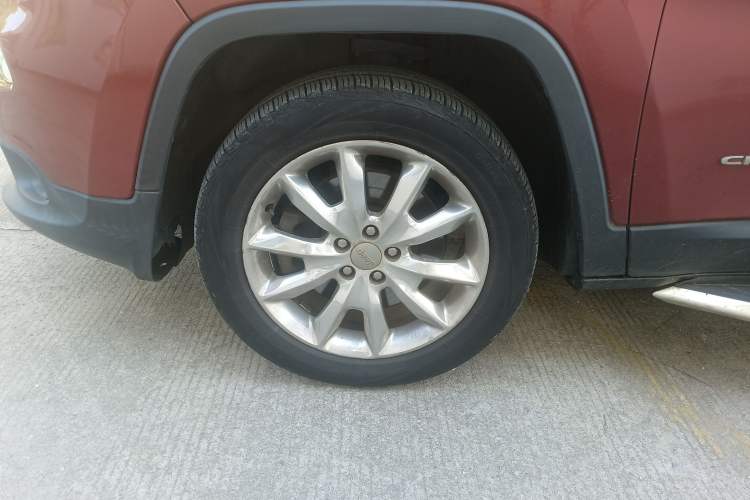 Used Jeep Cherokee 2014 2.4L Luxury Edition Exterior 7