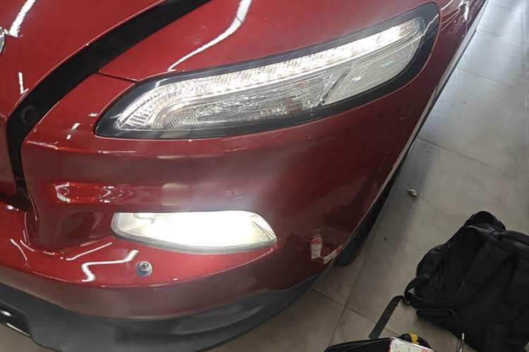 Used Jeep Cherokee 2014 2.4L Luxury Edition Left Front Headlight