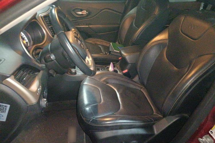 Used Jeep Cherokee 2014 2.4L Urban Edition Left Front Seat