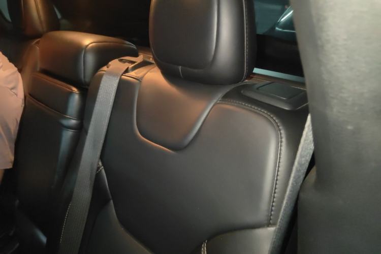 Used Jeep Cherokee 2014 2.4L Luxury Edition Left Rear Seat