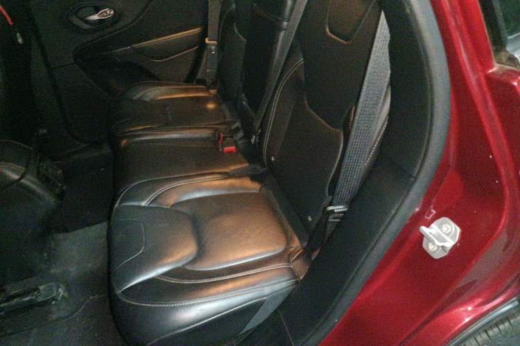 Used Jeep Cherokee 2014 2.4L Urban Edition Left Rear Seat