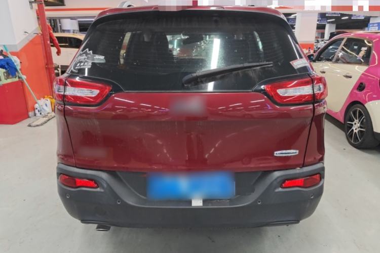 Used Jeep Cherokee 2014 2.4L Urban Edition Rear
