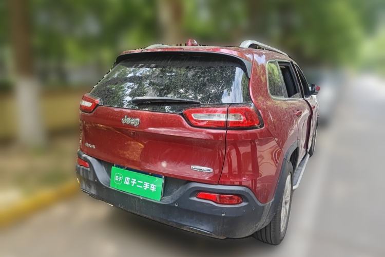 Used Jeep Cherokee 2014 2.4L Luxury Edition Rear Right 45 Deg