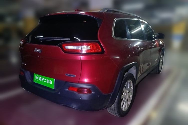 Used Jeep Cherokee 2014 2.4L Luxury Edition Rear Right 45 Deg