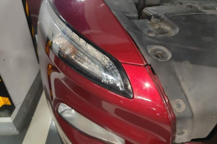 Used Jeep Cherokee 2014 2.4L Luxury Edition Right Front Headlight