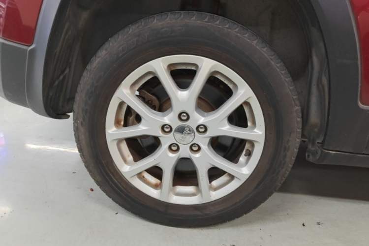 Used Jeep Cherokee 2014 2.4L Urban Edition Right Rear Wheel Hub