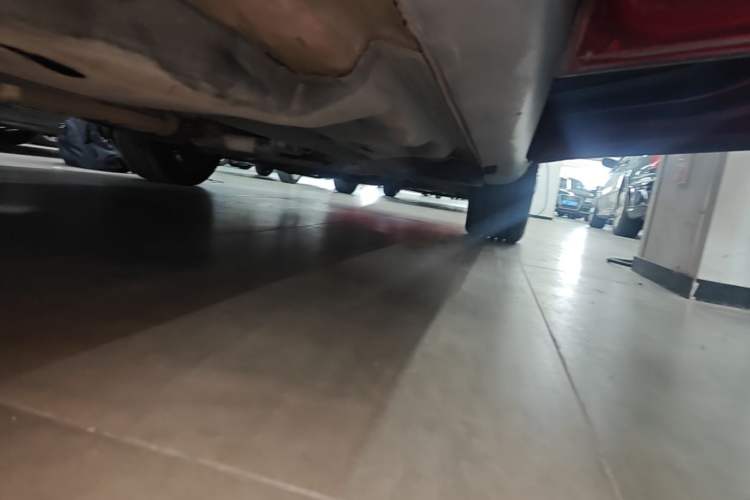 Used Jeep Cherokee 2014 2.4L Luxury Edition Right Side Sill