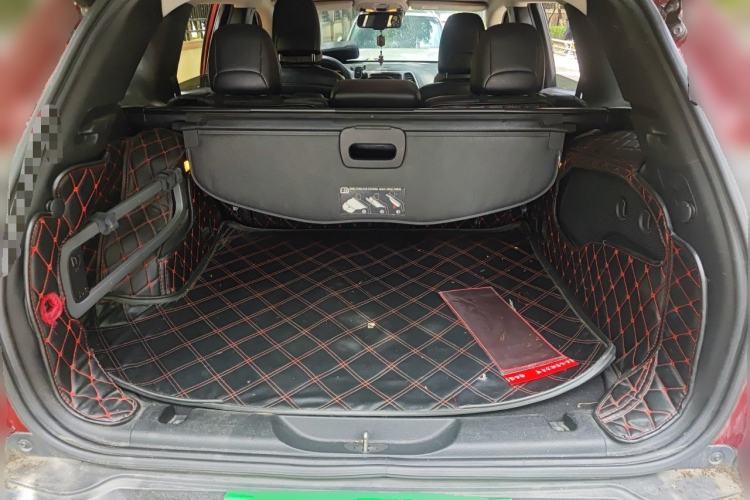 Used Jeep Cherokee 2014 2.4L Luxury Edition Trunk