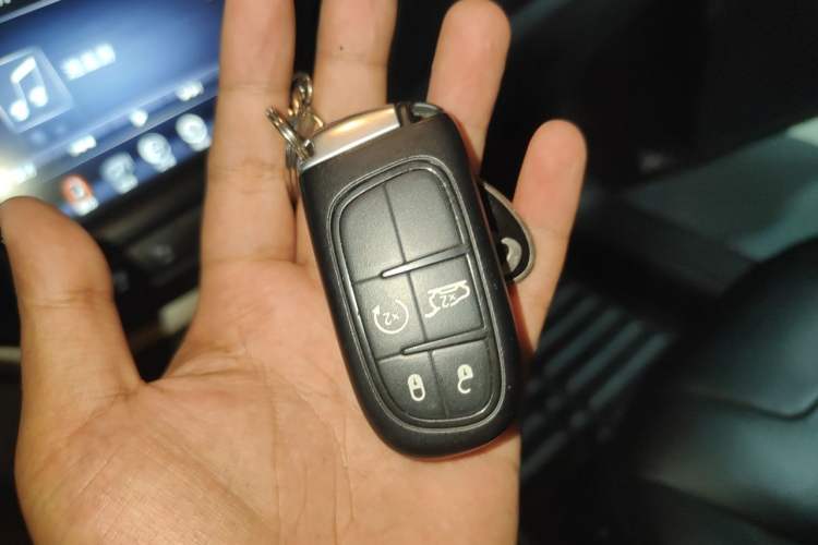 Used Jeep Cherokee 2014 2.4L Luxury Edition Vehicle Key