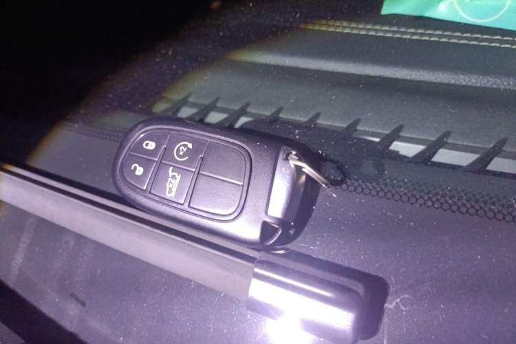 Used Jeep Cherokee 2014 2.4L Luxury Edition Vehicle Key