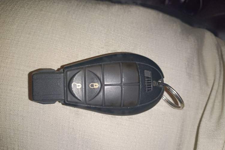Used Jeep Cherokee 2014 2.4L Urban Edition Vehicle Key