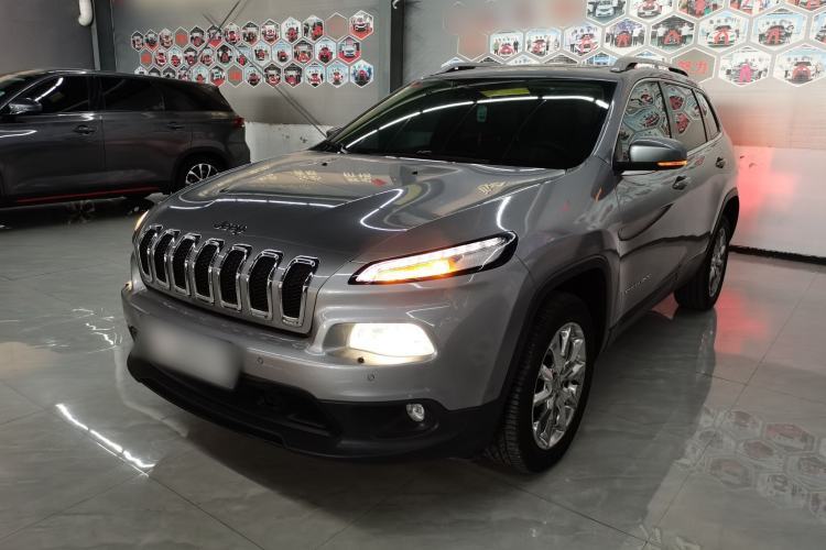 Used Jeep Cherokee 2014 2.4L Luxury Edition Guazi used car, China used car export, Used car for sale, Used  cars, Cheapest cars for sale