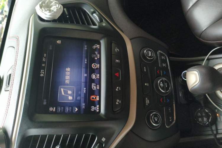 Used Jeep Cherokee 2014 2.4L High-Performance Version Audio And AC Panel