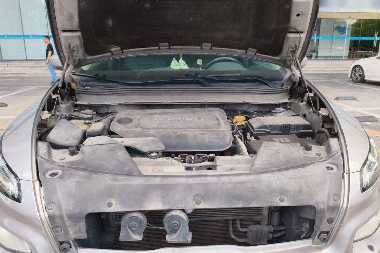 Used Jeep Cherokee 2014 2.4L Luxury Edition Engine Bay