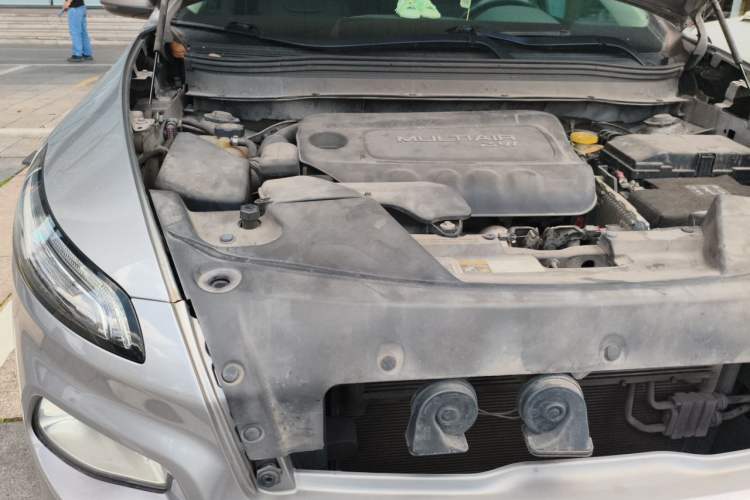 Used Jeep Cherokee 2014 2.4L Luxury Edition Engine Bay Right