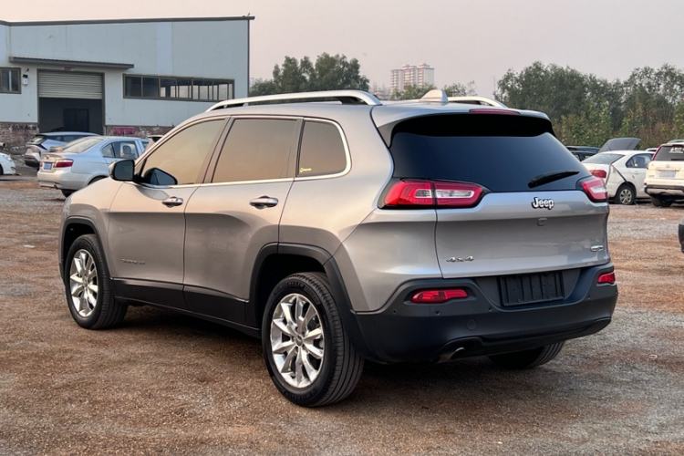 Used Jeep Cherokee 2014 2.4L Luxury Edition Exterior 2