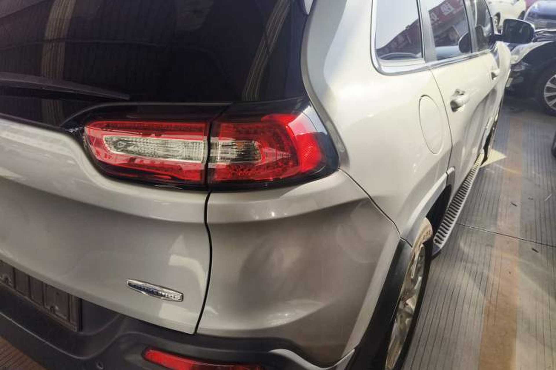 Used Jeep Cherokee 2014 2.4L Luxury Edition Exterior 6