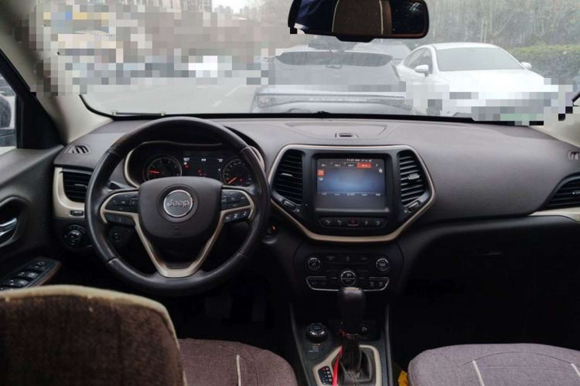 Used Jeep Cherokee 2014 2.4L Luxury Edition Interior 2