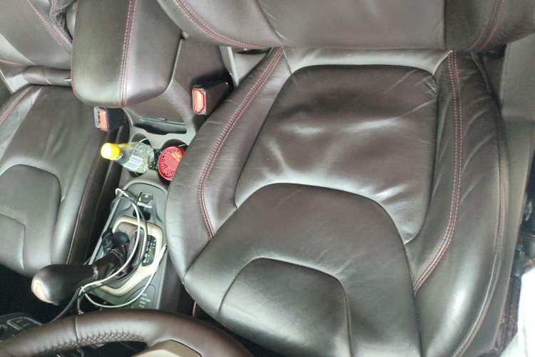 Used Jeep Cherokee 2014 2.4L High-Performance Version Left Front Seat
