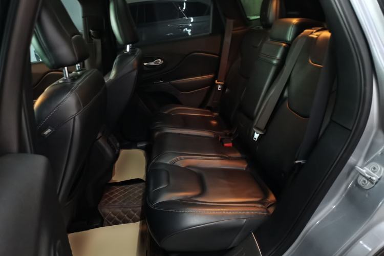Used Jeep Cherokee 2014 2.4L Luxury Edition Left Rear Seat
