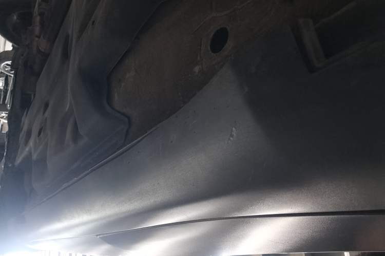 Used Jeep Cherokee 2014 2.4L Luxury Edition Left Side Sill
