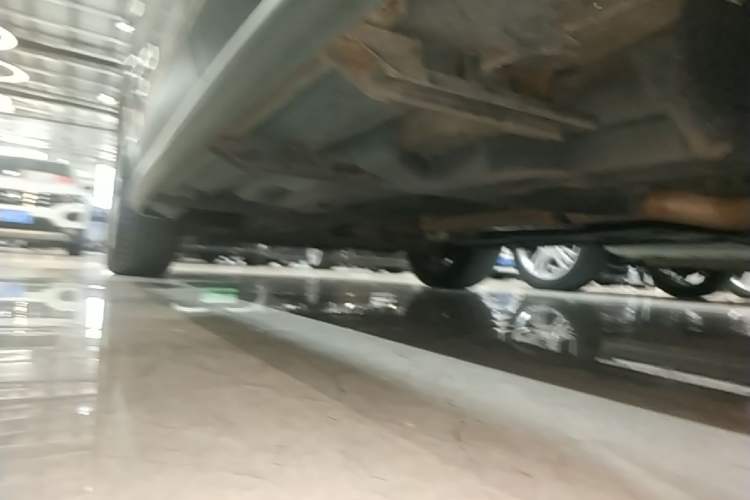 Used Jeep Cherokee 2014 2.4L Luxury Edition Left Side Sill