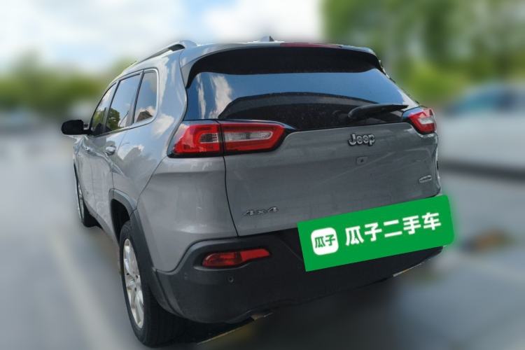 Used Jeep Cherokee 2014 2.4L Luxury Edition Rear Left 45 Deg