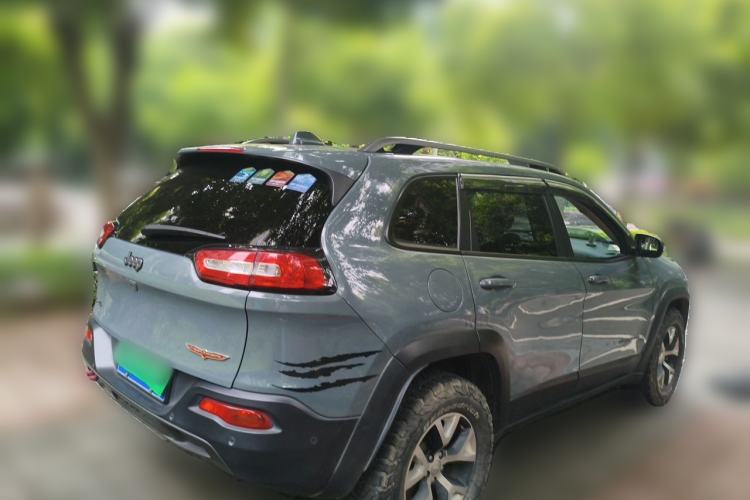 Used Jeep Cherokee 2014 2.4L High-Performance Version Rear Right 45 Deg