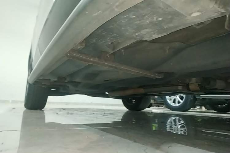 Used Jeep Cherokee 2014 2.4L Luxury Edition Right Side Sill