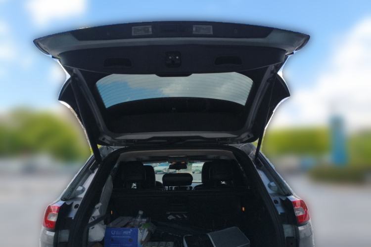 Used Jeep Cherokee 2014 2.4L Luxury Edition Trunk
