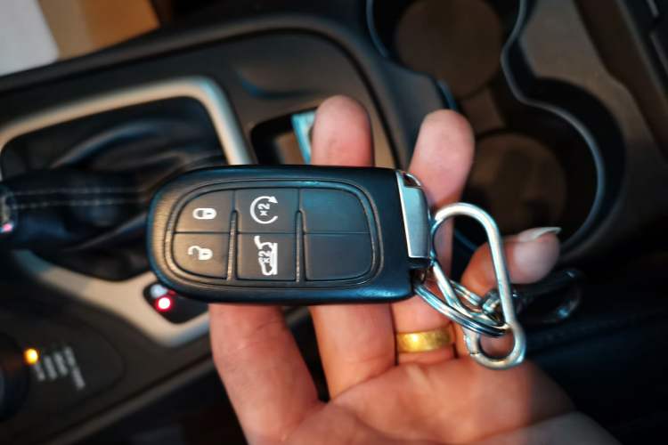 Used Jeep Cherokee 2014 2.4L Luxury Edition Vehicle Key
