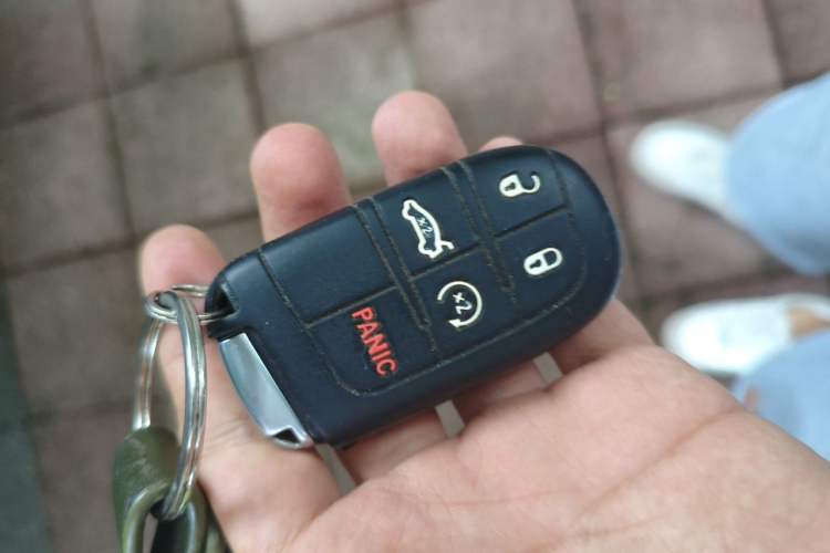 Used Jeep Cherokee 2014 2.4L High-Performance Version Vehicle Key