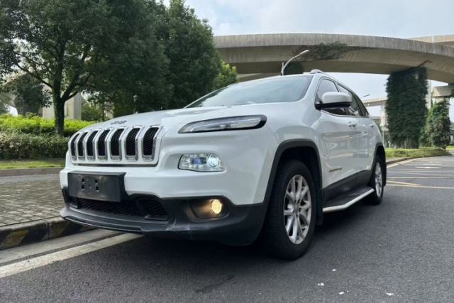 Used Jeep Cherokee 2014 2.4L Urban Edition