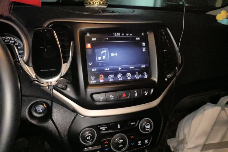 Used Jeep Cherokee 2014 2.4L Luxury Edition Audio And AC Panel