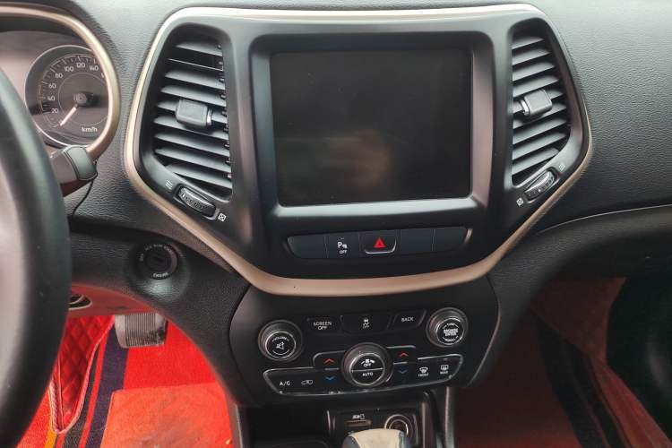 Used Jeep Cherokee 2014 2.4L Urban Edition Audio And AC Panel