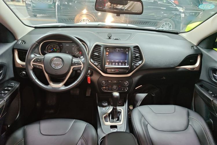 Used Jeep Cherokee 2014 2.4L Urban Edition Center Console