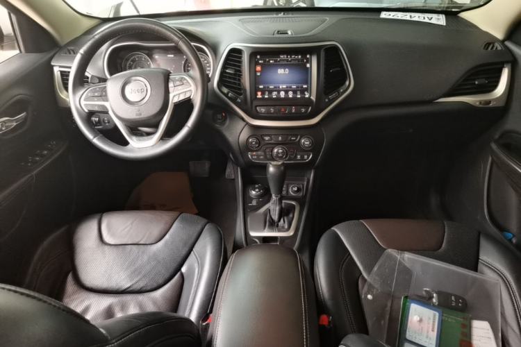 Used Jeep Cherokee 2014 2.4L Elite Edition Center Console