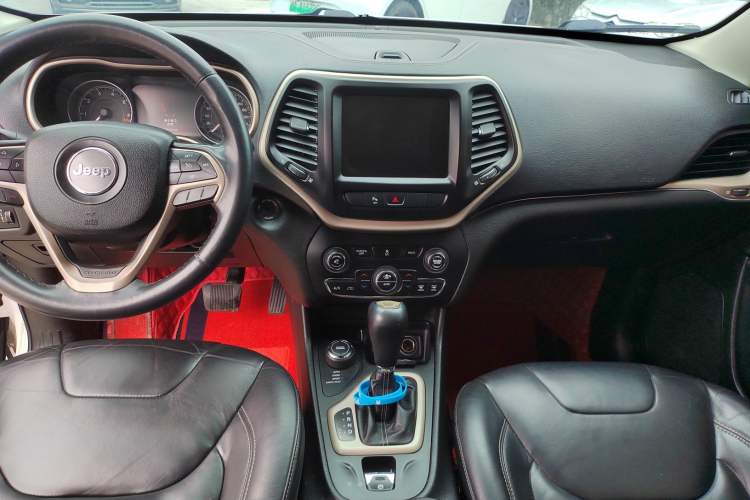 Used Jeep Cherokee 2014 2.4L Urban Edition Center Console