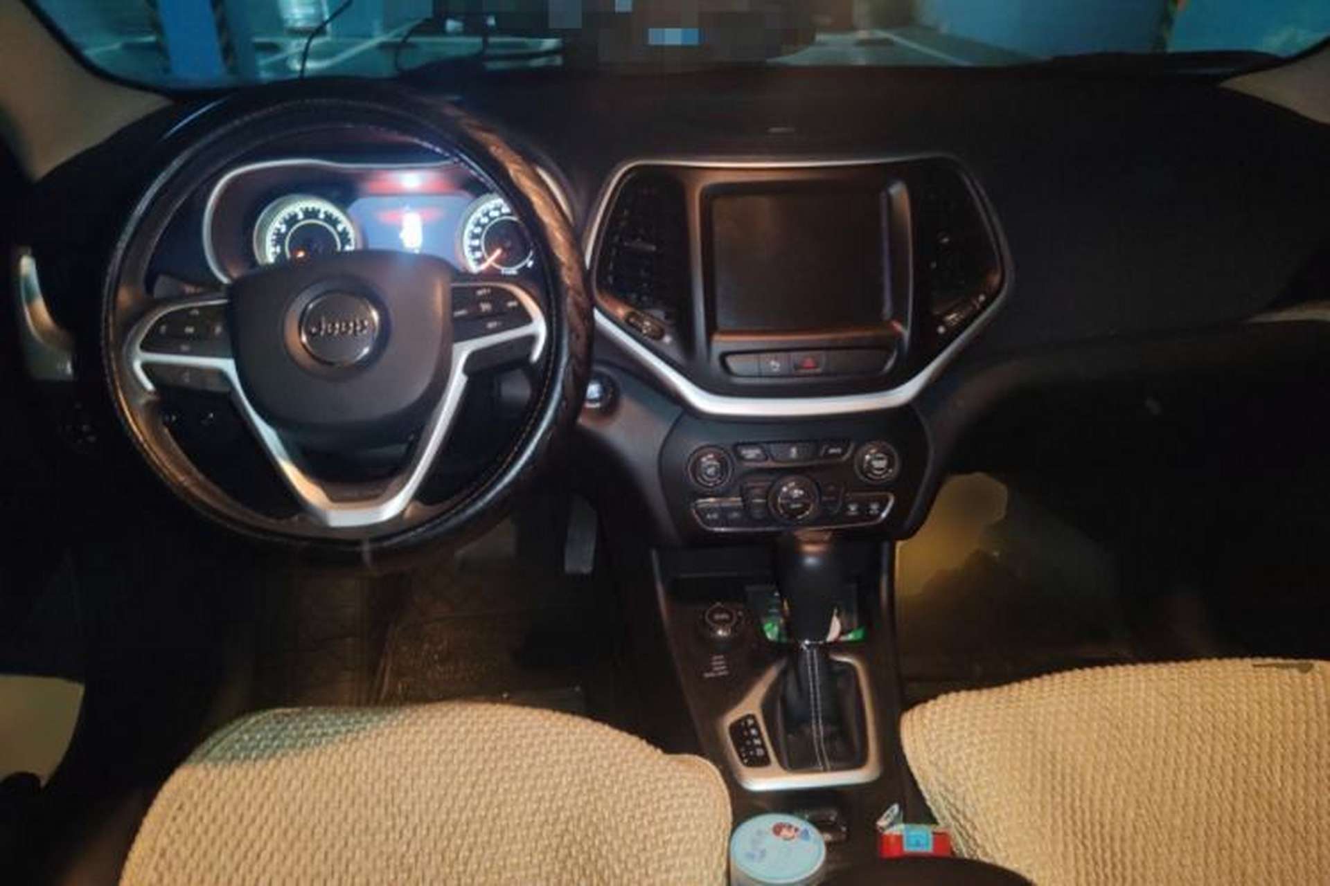 Used Jeep Cherokee 2014 2.4L Luxury Edition Center Console