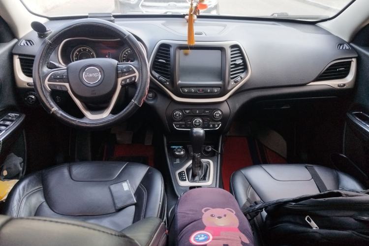 Used Jeep Cherokee 2014 2.4L Luxury Edition Center Console