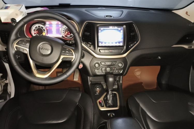 Used Jeep Cherokee 2014 2.4L Urban Edition Center Console